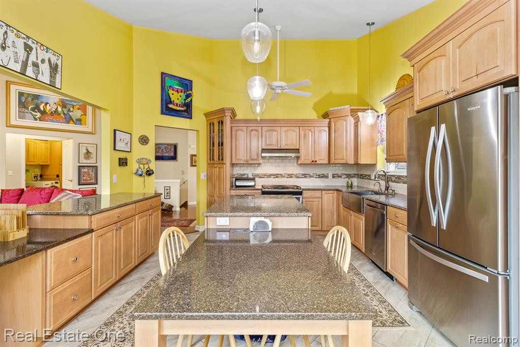 1094 CALPERNIA, Wixom, MI 48393 — Photo 11