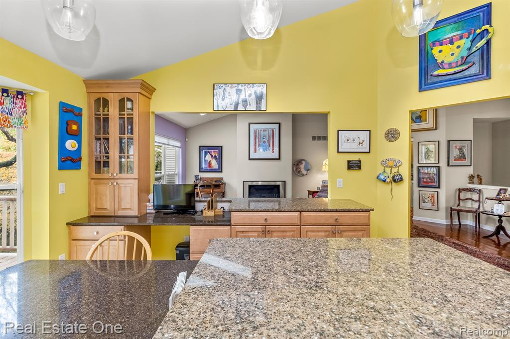 1094 CALPERNIA, Wixom, MI 48393 — Photo 14