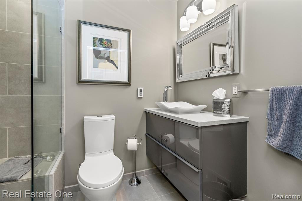 1094 CALPERNIA, Wixom, MI 48393 — Photo 23