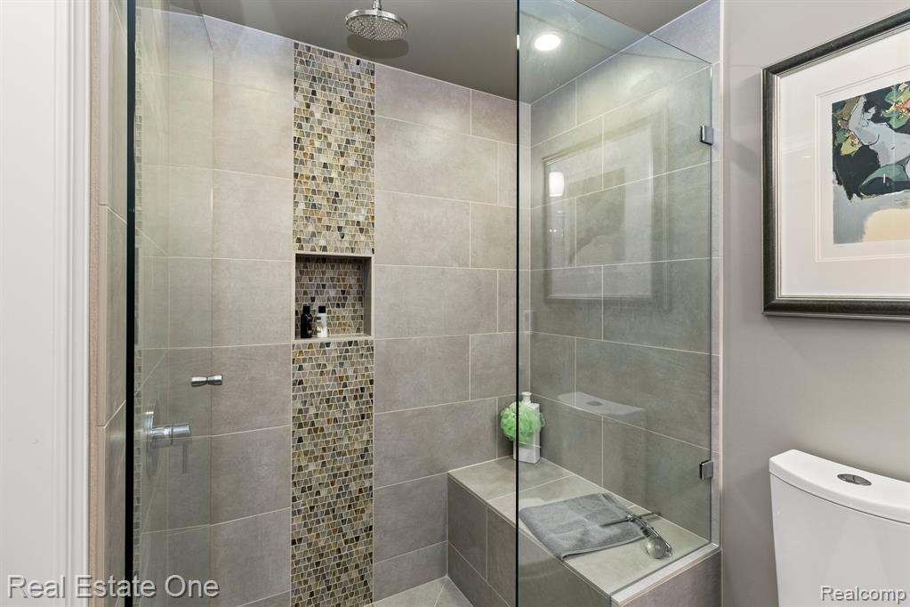 1094 CALPERNIA, Wixom, MI 48393 — Photo 24
