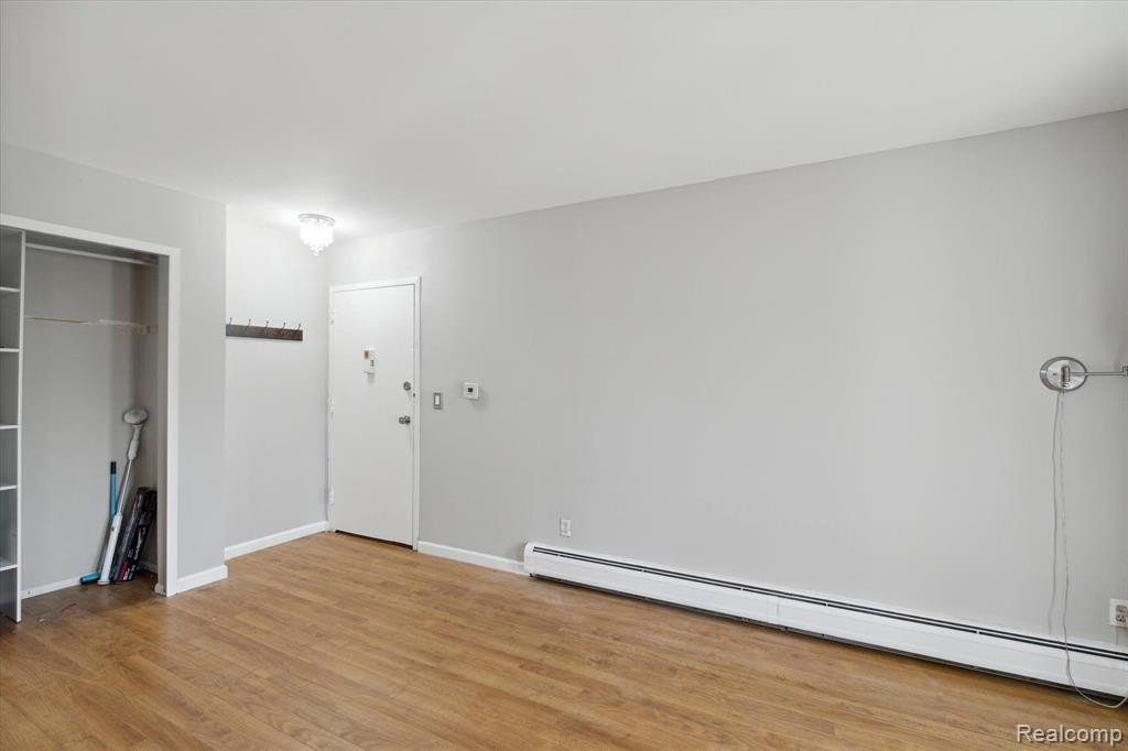8203 HUNTINGTON Street, 16, Westland, MI — Photo 10