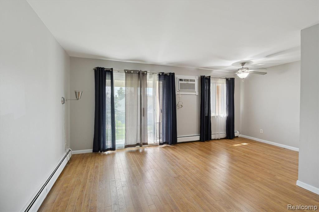 8203 HUNTINGTON Street, 16, Westland, MI — Photo 11