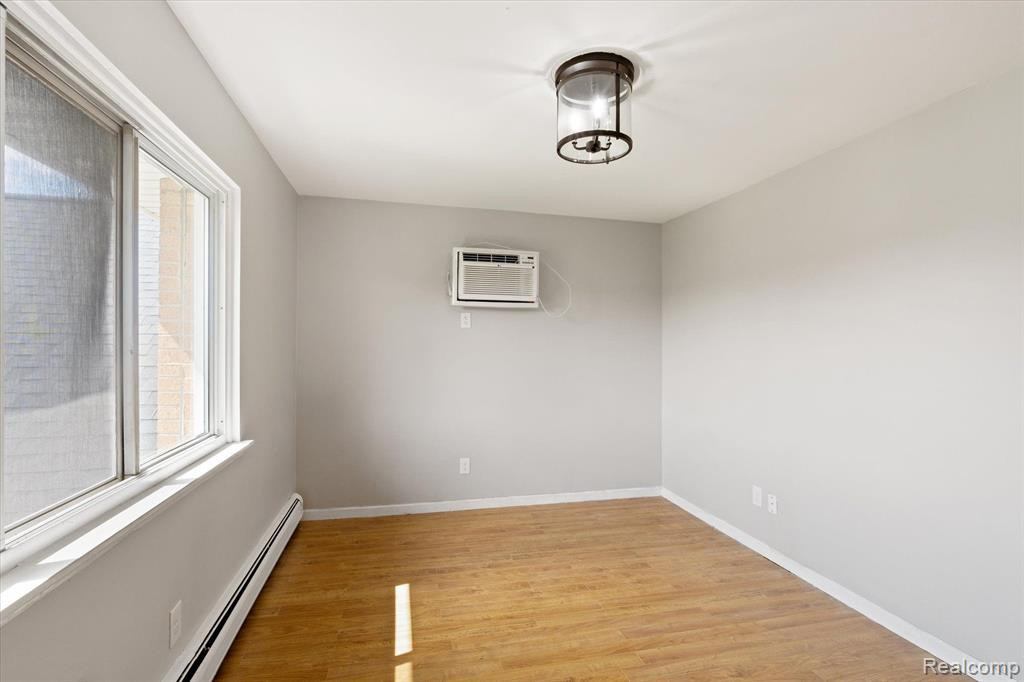 8203 HUNTINGTON Street, 16, Westland, MI — Photo 22