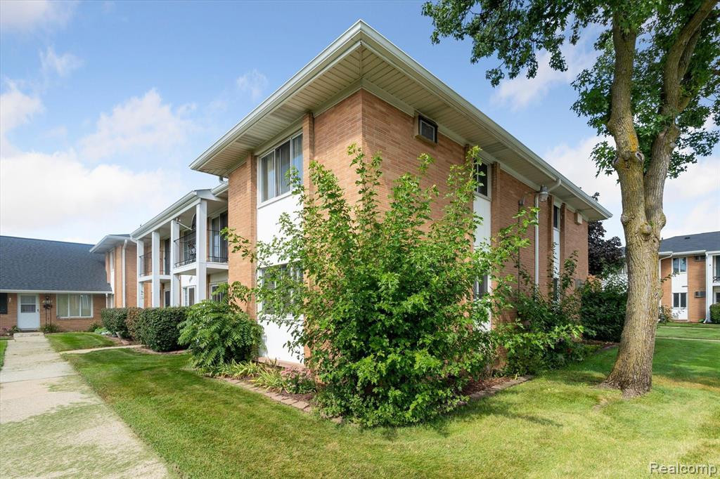 8203 HUNTINGTON Street, 16, Westland, MI — Photo 25
