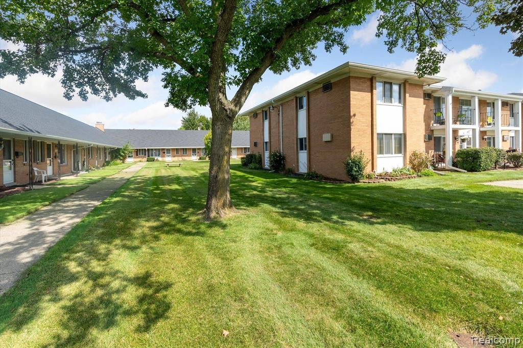 8203 HUNTINGTON Street, 16, Westland, MI — Photo 31