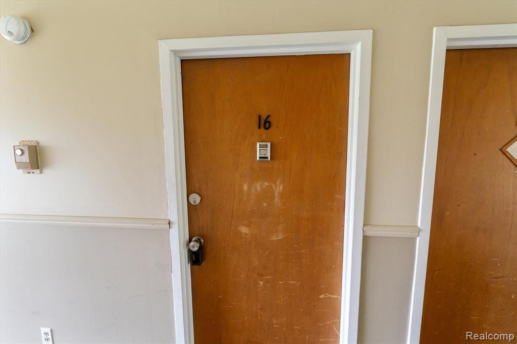 8203 HUNTINGTON Street, 16, Westland, MI — Photo 33