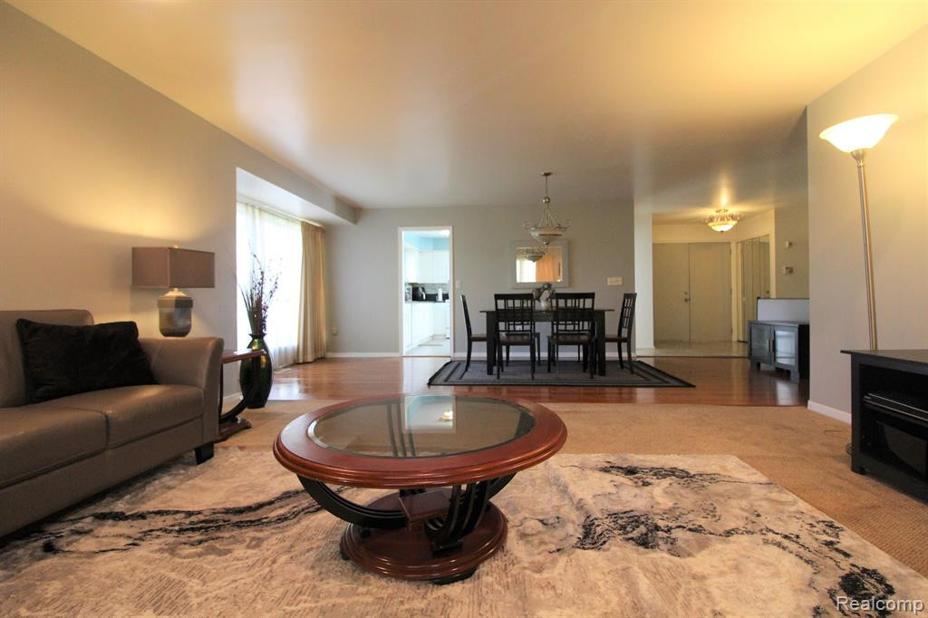27158 CUMBERLAND, Southfield, MI 48033 — Photo 4