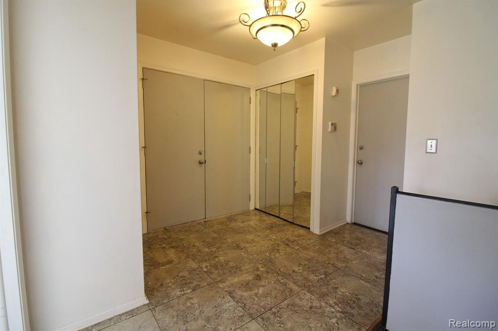 27158 CUMBERLAND, Southfield, MI 48033 — Photo 5