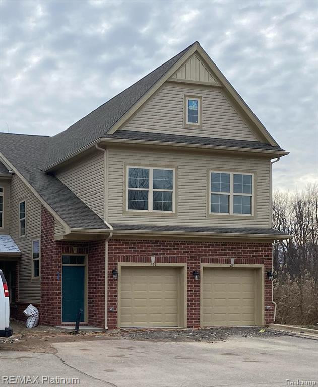 651 POINTE Drive, Walled Lake, MI 48390 — Photo 3