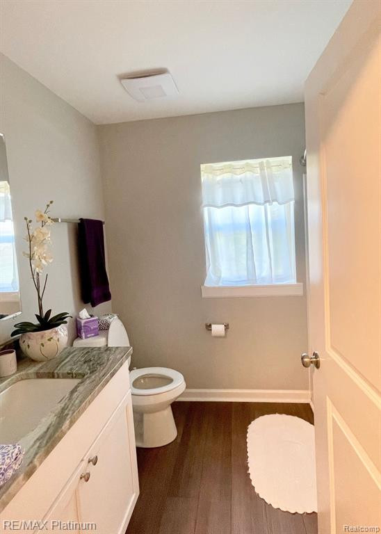 651 POINTE Drive, Walled Lake, MI 48390 — Photo 8