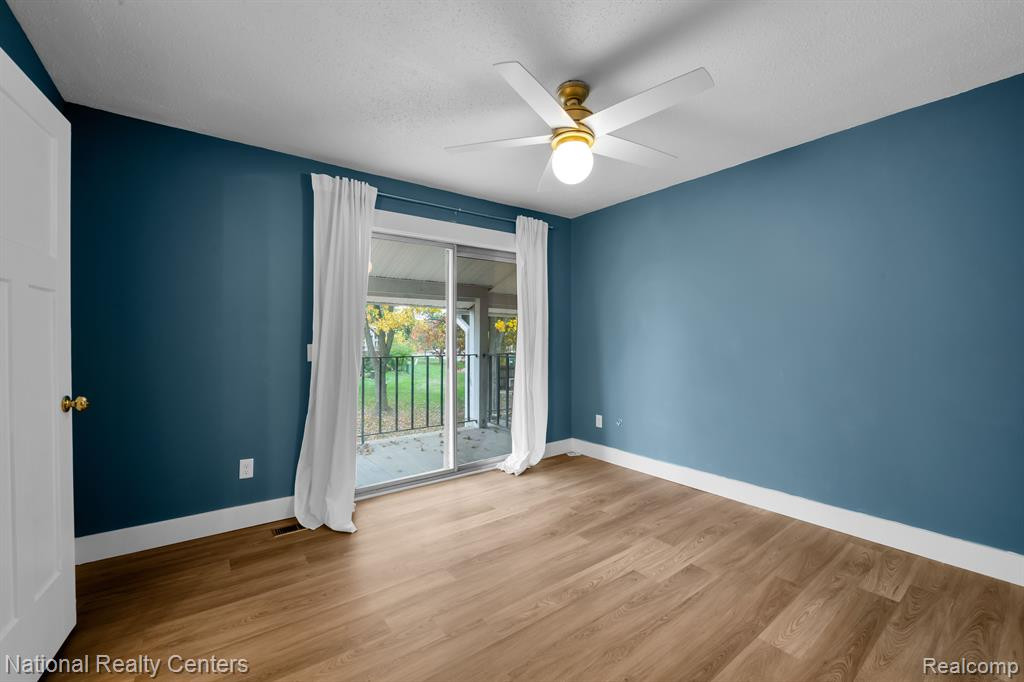 13184 Lake Point Boulevard, Belleville, MI 48111 — Photo 12