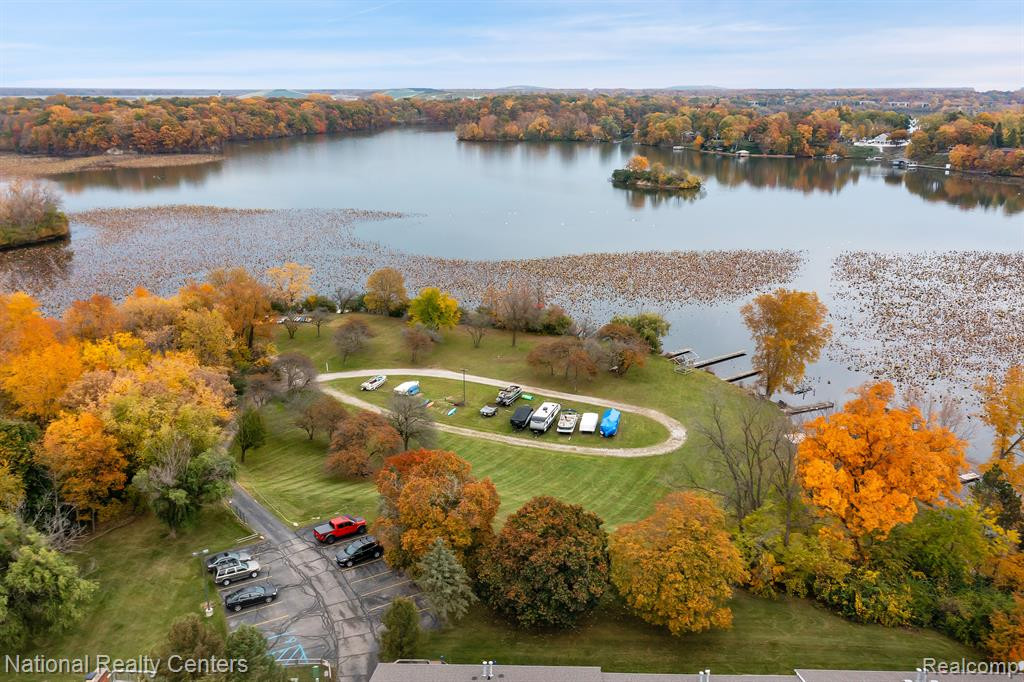 13184 Lake Point Boulevard, Belleville, MI 48111 — Photo 30