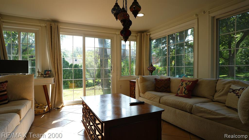 3 BOONE Lane, Dearborn, MI 48120 — Photo 33