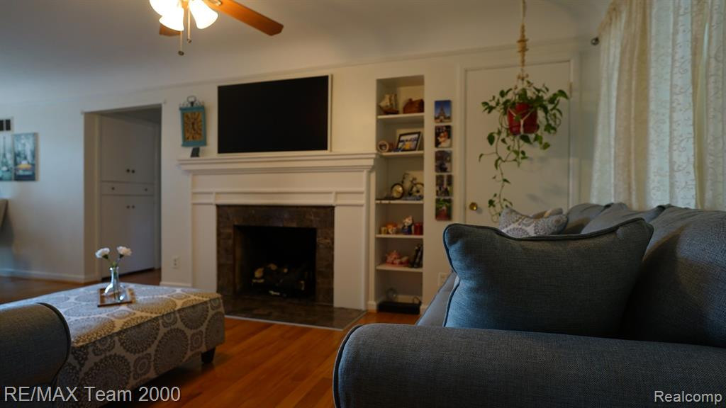 3 BOONE Lane, Dearborn, MI 48120 — Photo 37