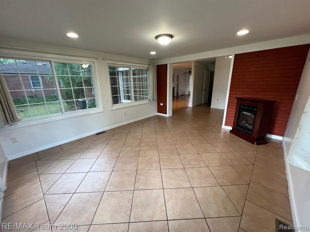 3 BOONE Lane, Dearborn, MI 48120 — Photo 45