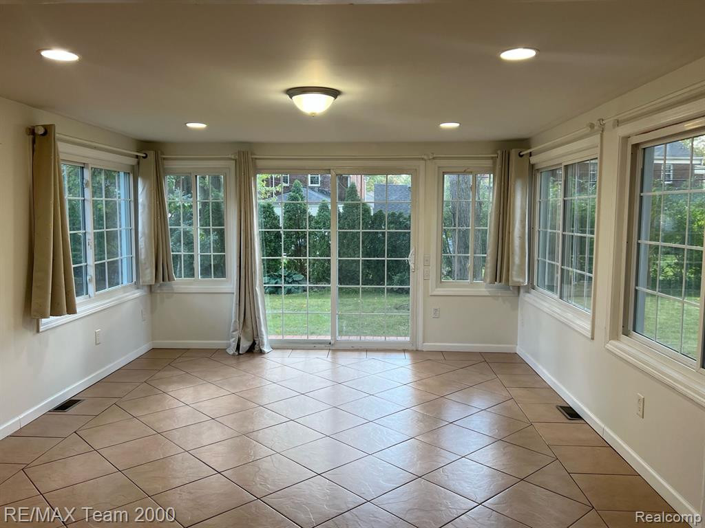 3 BOONE Lane, Dearborn, MI 48120 — Photo 50