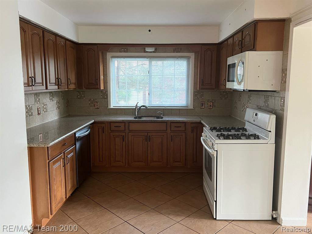 3 BOONE Lane, Dearborn, MI 48120 — Photo 51