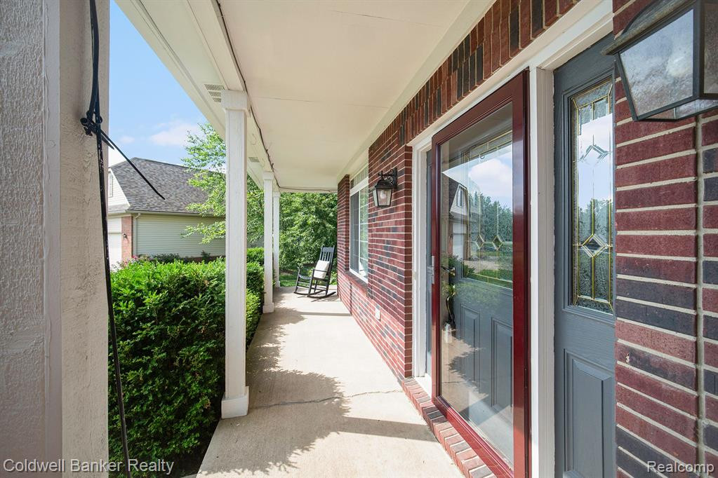 308 STONE GLEN Court, Saline, MI 48176 — Photo 4