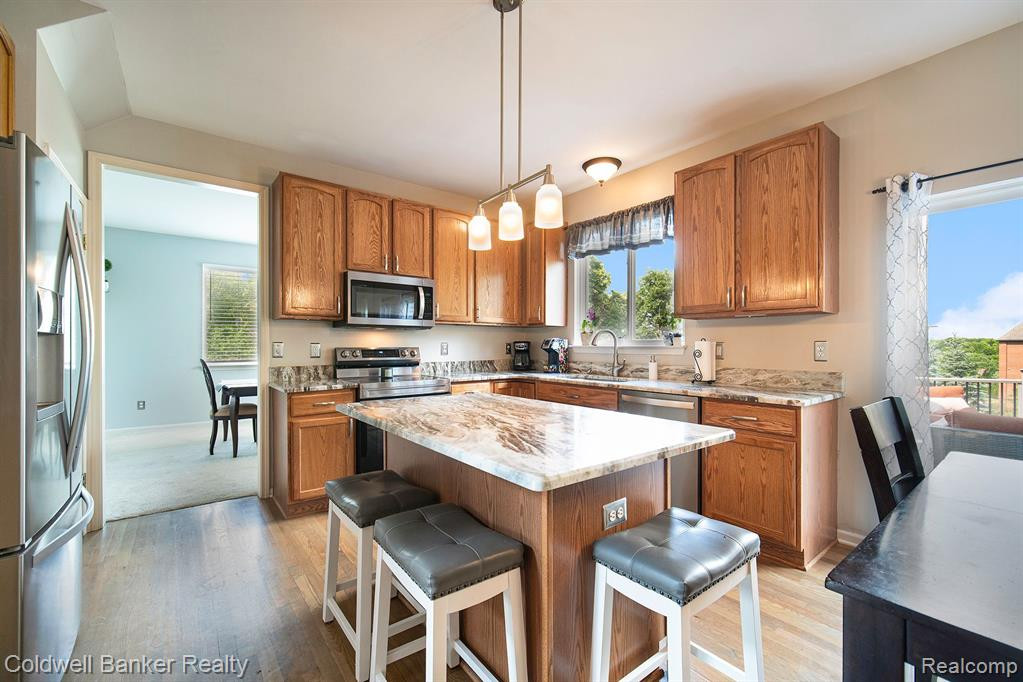 308 STONE GLEN Court, Saline, MI 48176 — Photo 13