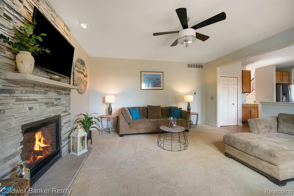 308 STONE GLEN Court, Saline, MI 48176 — Photo 17