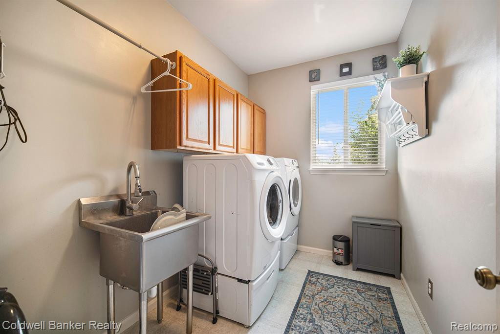 308 STONE GLEN Court, Saline, MI 48176 — Photo 18
