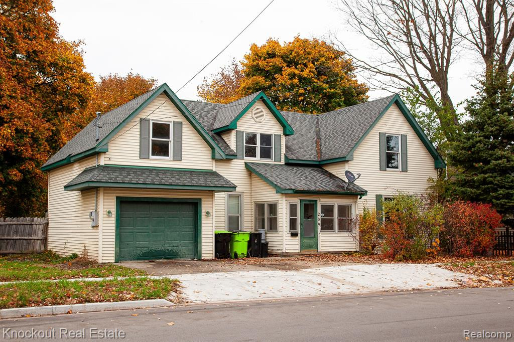 209 E 4TH Street, Clare, MI 48617 — Photo 2