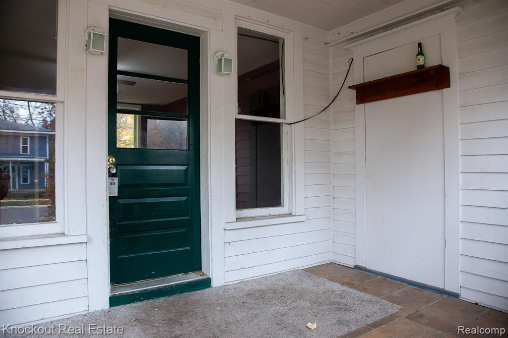 209 E 4TH Street, Clare, MI 48617 — Photo 3