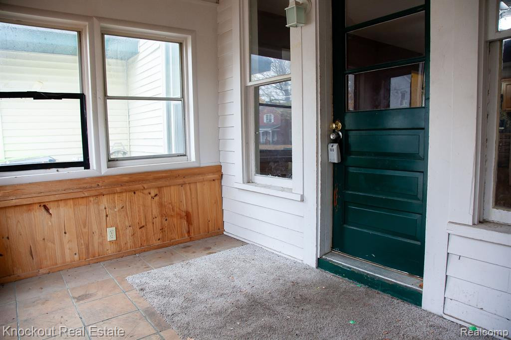 209 E 4TH Street, Clare, MI 48617 — Photo 4
