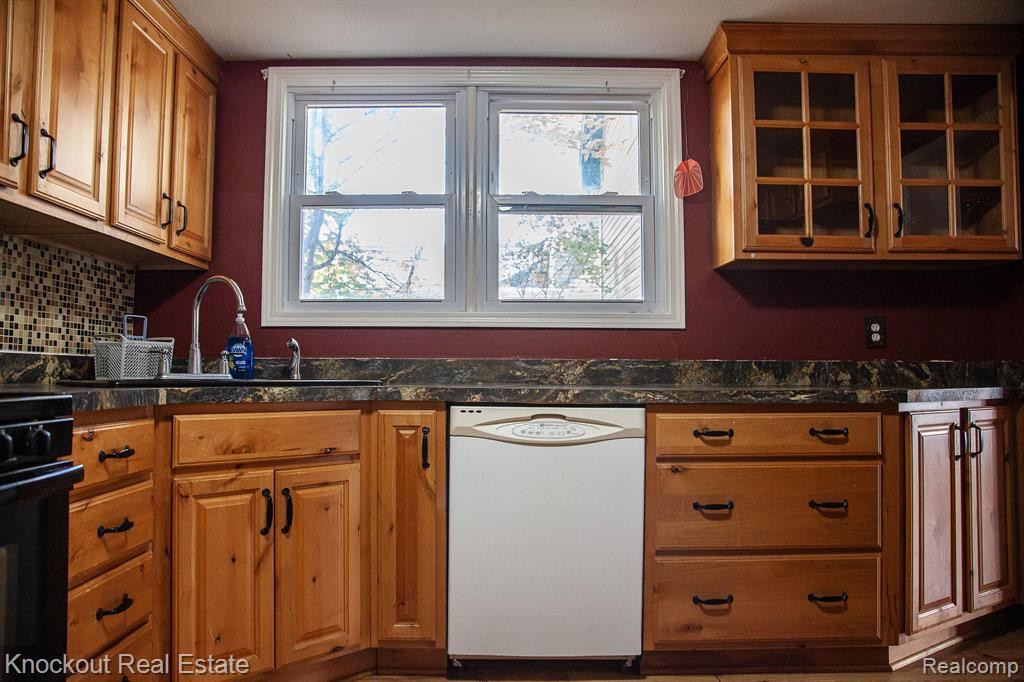 209 E 4TH Street, Clare, MI 48617 — Photo 10