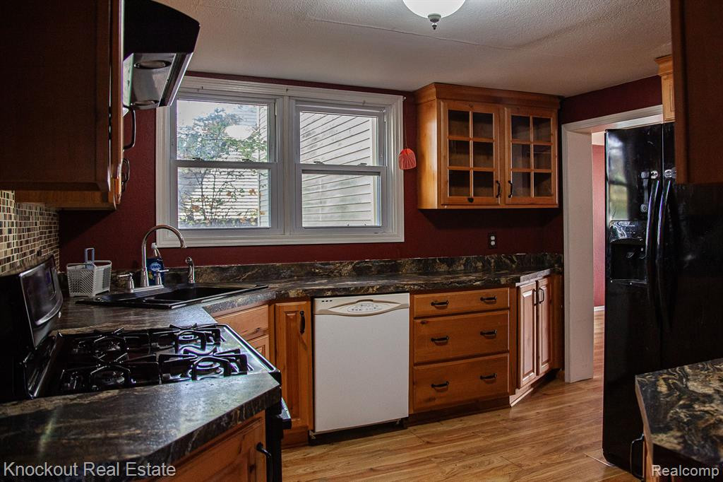 209 E 4TH Street, Clare, MI 48617 — Photo 12