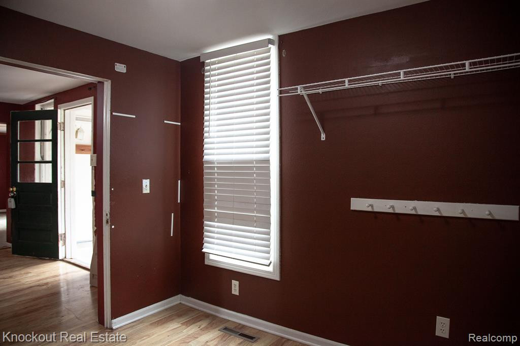 209 E 4TH Street, Clare, MI 48617 — Photo 17