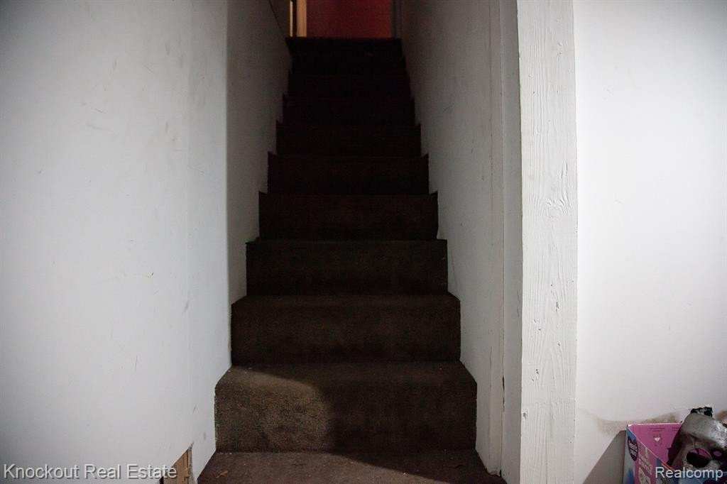 209 E 4TH Street, Clare, MI 48617 — Photo 38