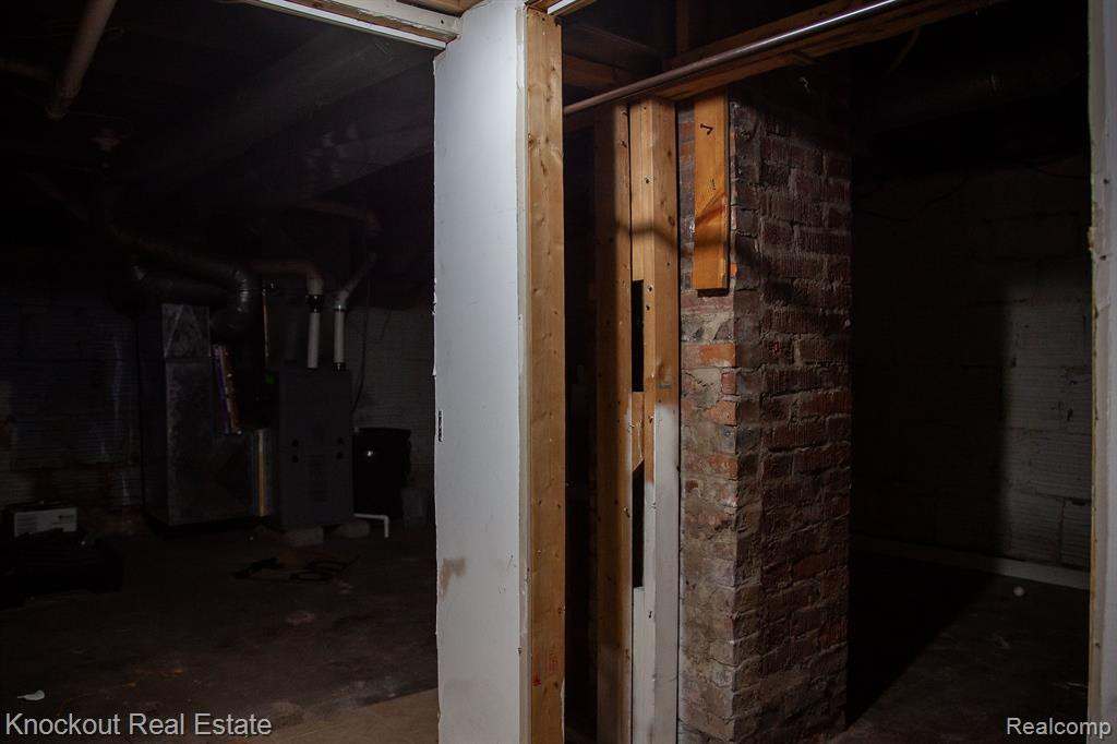 209 E 4TH Street, Clare, MI 48617 — Photo 39