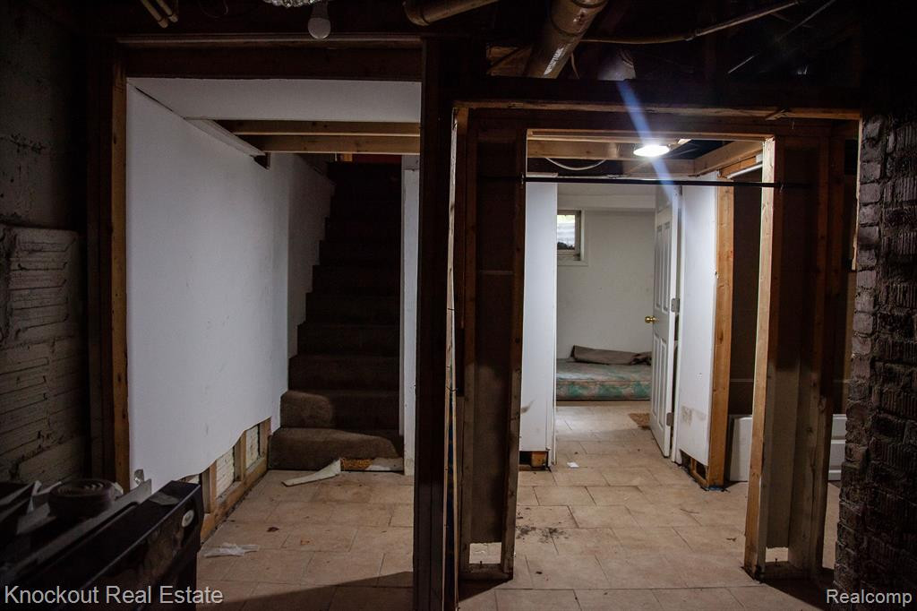 209 E 4TH Street, Clare, MI 48617 — Photo 40