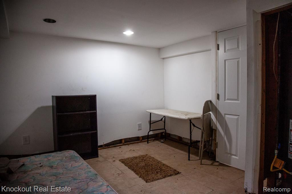 209 E 4TH Street, Clare, MI 48617 — Photo 41