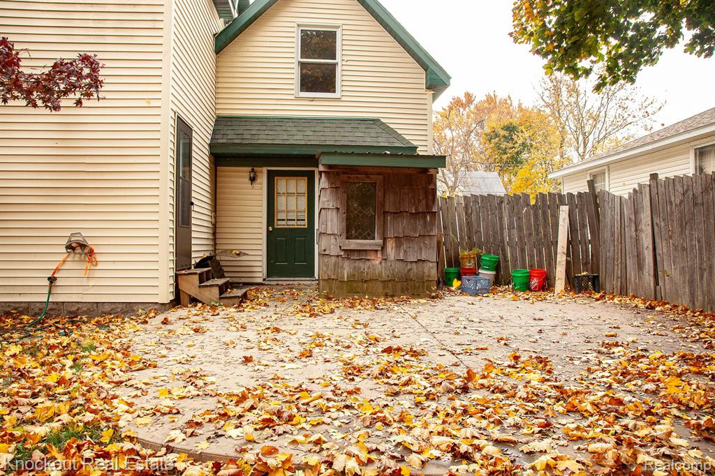 209 E 4TH Street, Clare, MI 48617 — Photo 45