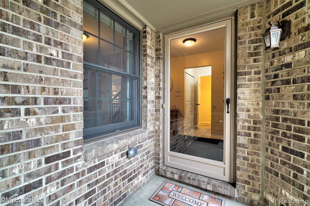 45061 Horseshoe Circle, Canton, MI 48187 — Photo 2