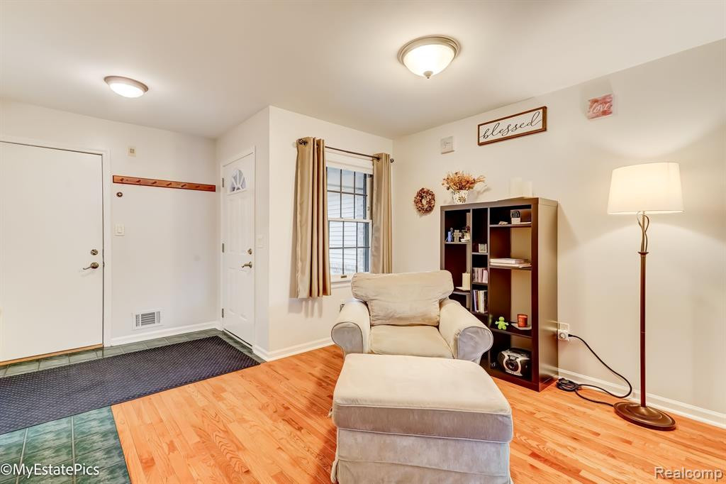 45061 Horseshoe Circle, Canton, MI 48187 — Photo 4