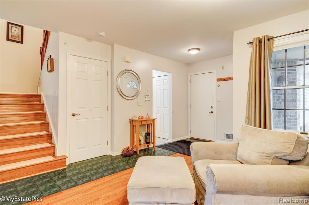 45061 Horseshoe Circle, Canton, MI 48187 — Photo 5