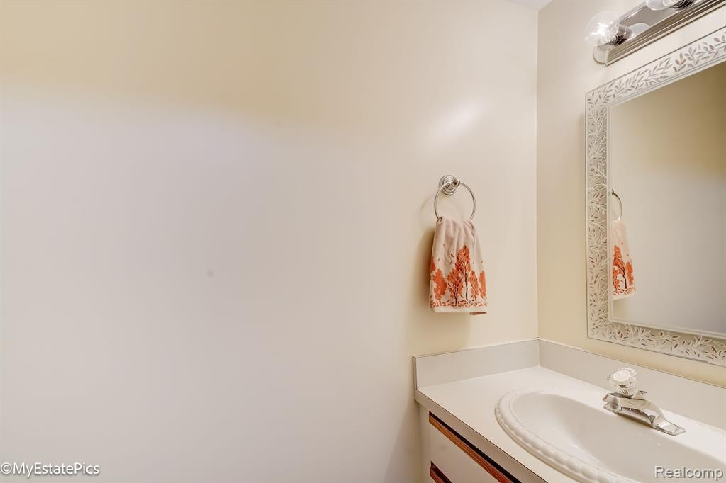 45061 Horseshoe Circle, Canton, MI 48187 — Photo 29