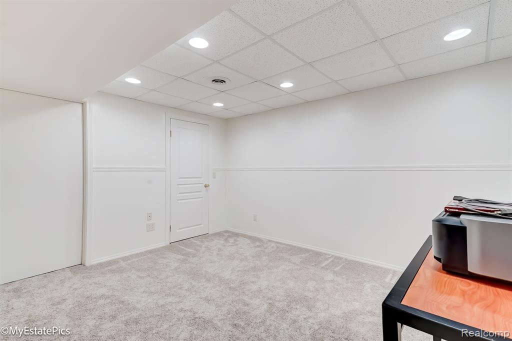 45061 Horseshoe Circle, Canton, MI 48187 — Photo 31