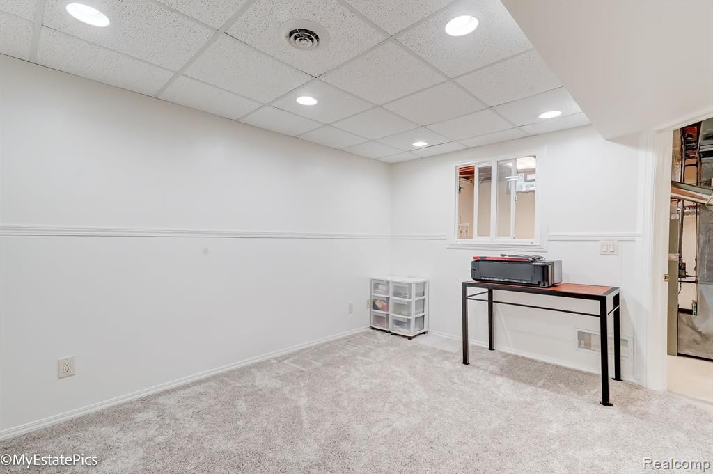 45061 Horseshoe Circle, Canton, MI 48187 — Photo 32