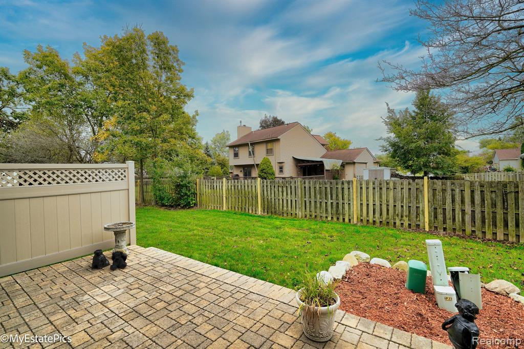 45061 Horseshoe Circle, Canton, MI 48187 — Photo 35