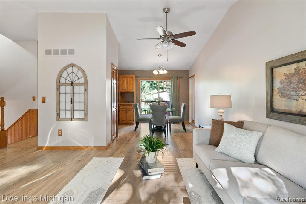 5859 HUNTINGTON Drive, Ypsilanti, MI 48197 — Photo 13