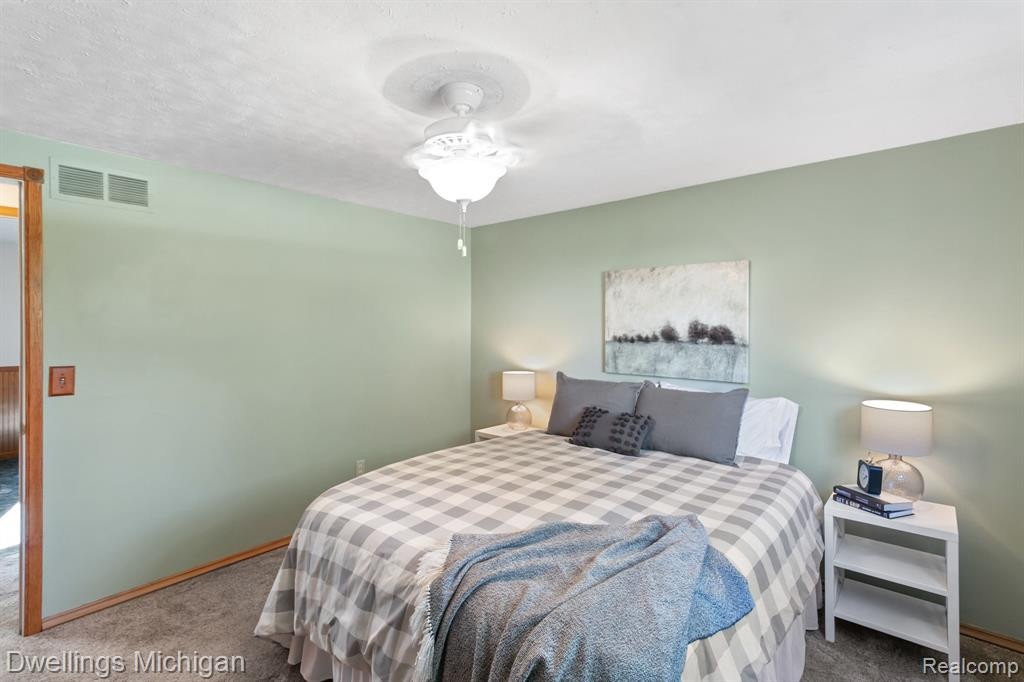 5859 HUNTINGTON Drive, Ypsilanti, MI 48197 — Photo 17