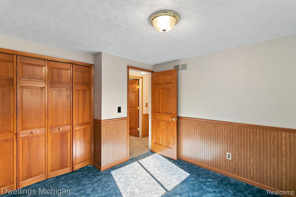 5859 HUNTINGTON Drive, Ypsilanti, MI 48197 — Photo 23