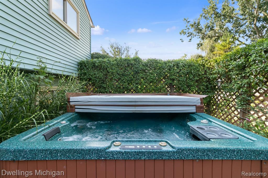 5859 HUNTINGTON Drive, Ypsilanti, MI 48197 — Photo 29