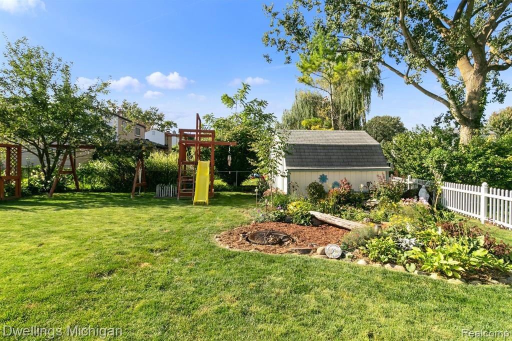 5859 HUNTINGTON Drive, Ypsilanti, MI 48197 — Photo 30