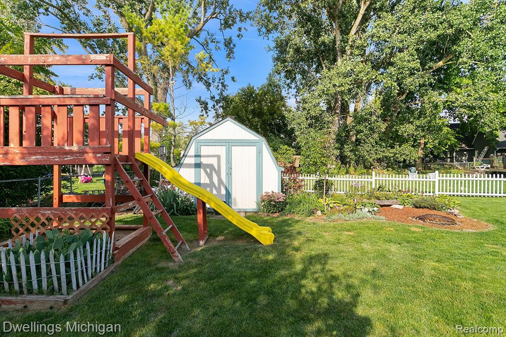 5859 HUNTINGTON Drive, Ypsilanti, MI 48197 — Photo 31