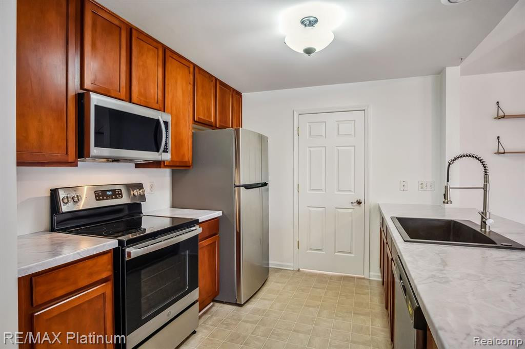 3411 Kneeland Circle, Howell, MI 48843 — Photo 3